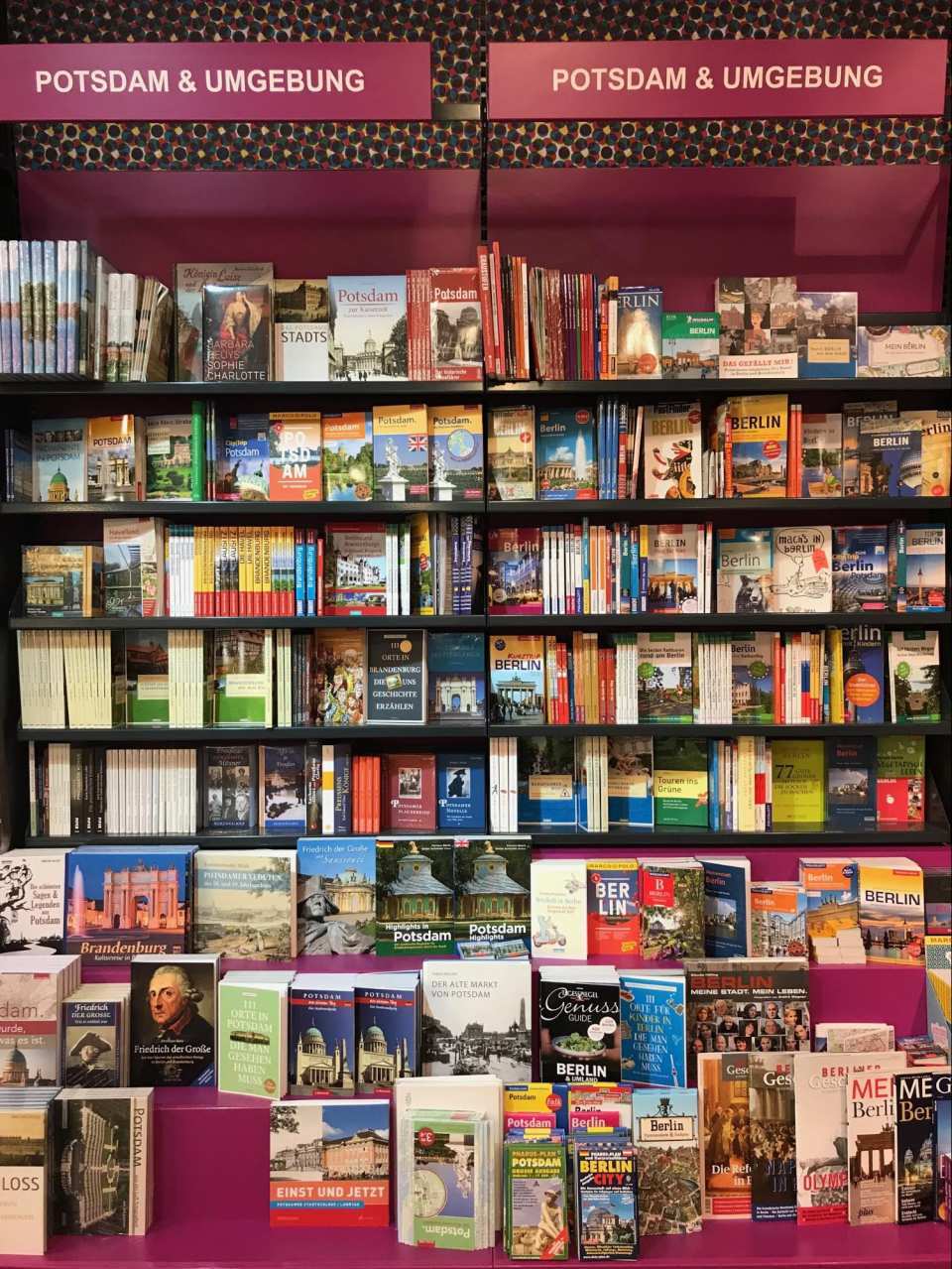 Reiseführer, Bücher und Umgebungskarten von Potsdam und dem Umland finden Sie ebenfalls in der Tourist Information Potsdam im Hauptbahnhof.