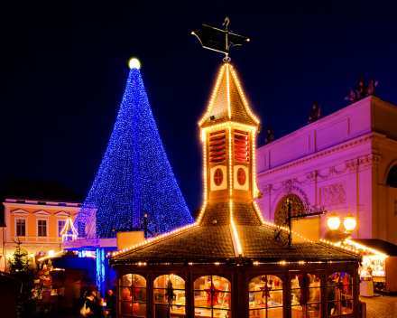 Bis weit über die Stadtmauern bekannt und beliebt: Potsdams Weihnachtsmarkt „Blauer Lichterglanz”