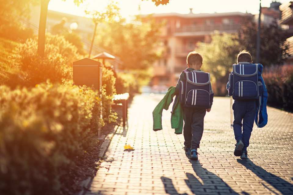 Es ist Ihr Kind das den Ranzen tragen muss! Nehmen Sie es deshalb immer beim Kauf mit und lassen Sie sich ausführlich beraten.