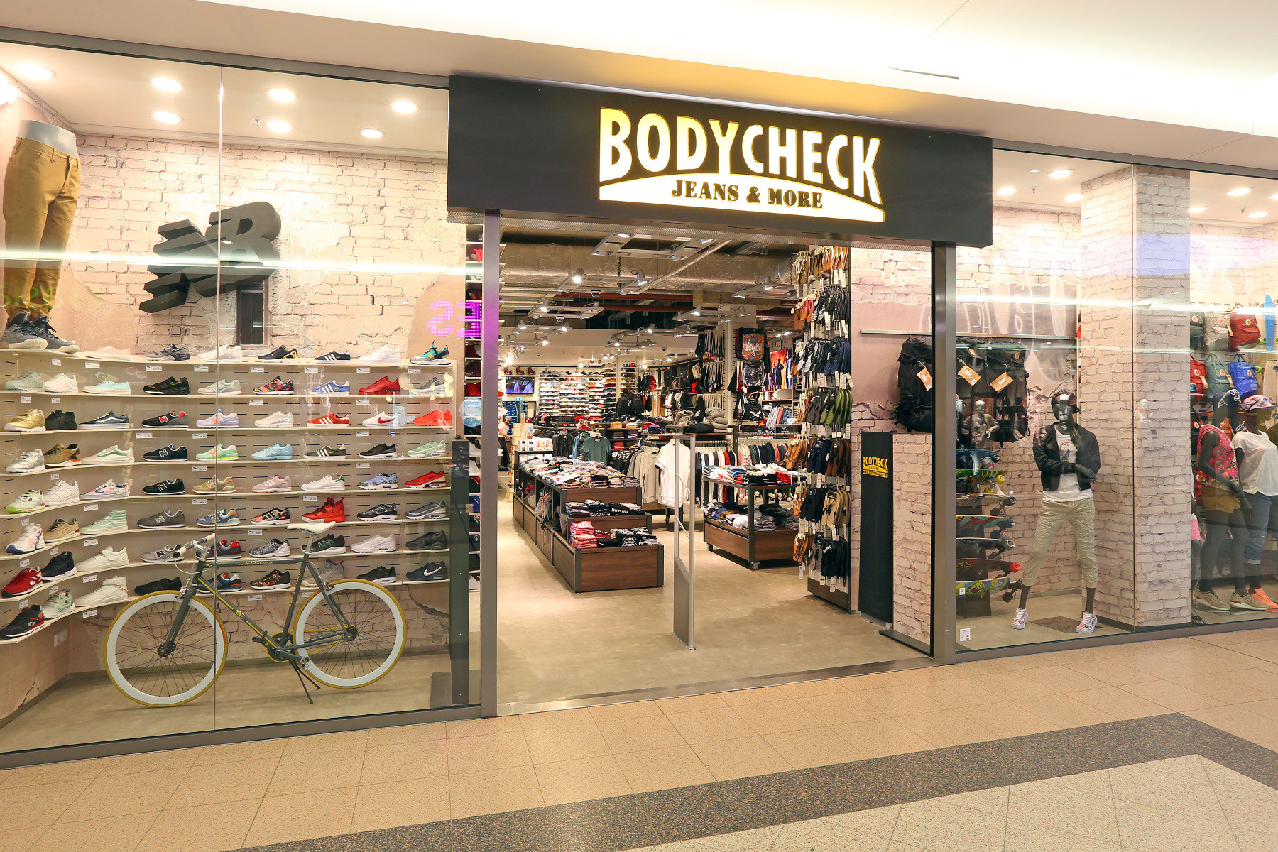 Bodycheck | Bahnhofspassagen Potsdam